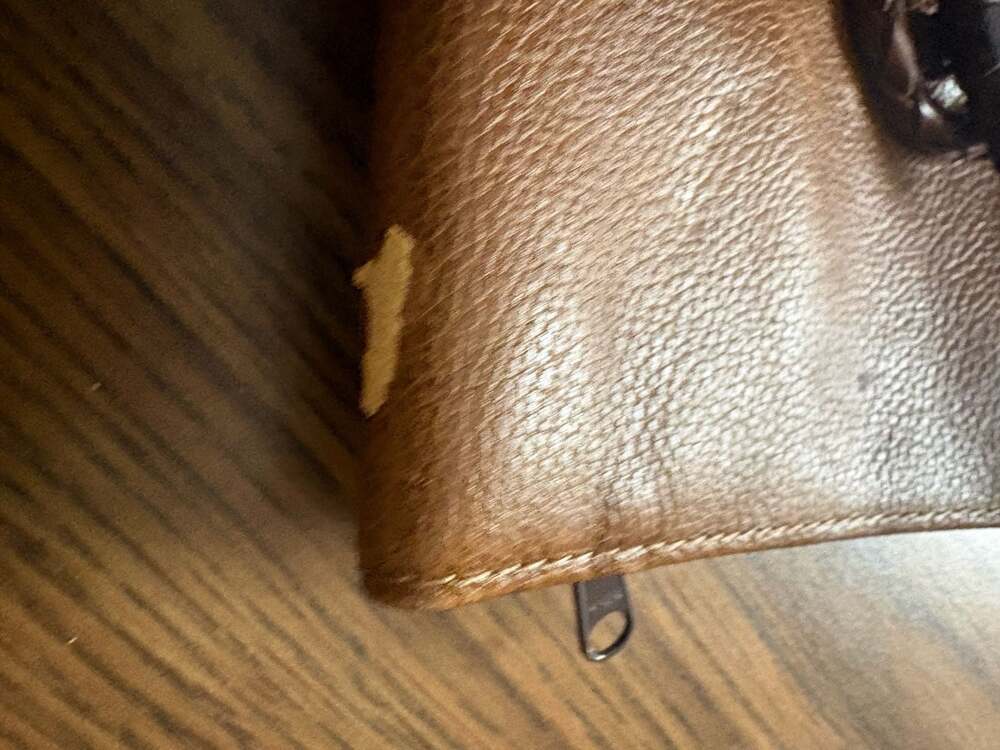 Vintage Brown Pebbled Leather Travel Wallet Organizer with Toggle Closure - Picture 2 of 6